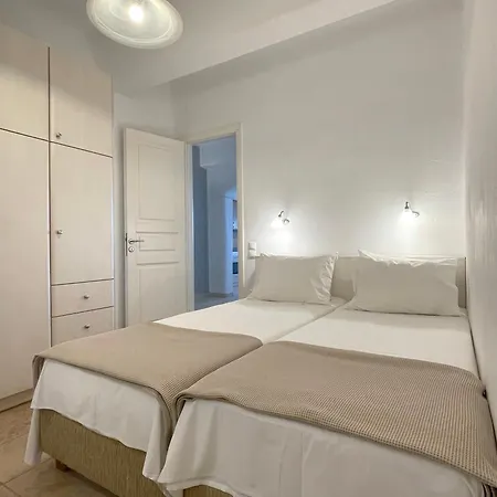 Yakinthos Apartahotel 4*