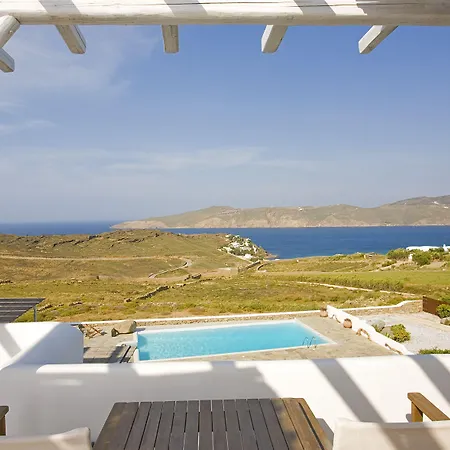 Yakinthos Panormos (Mykonos)