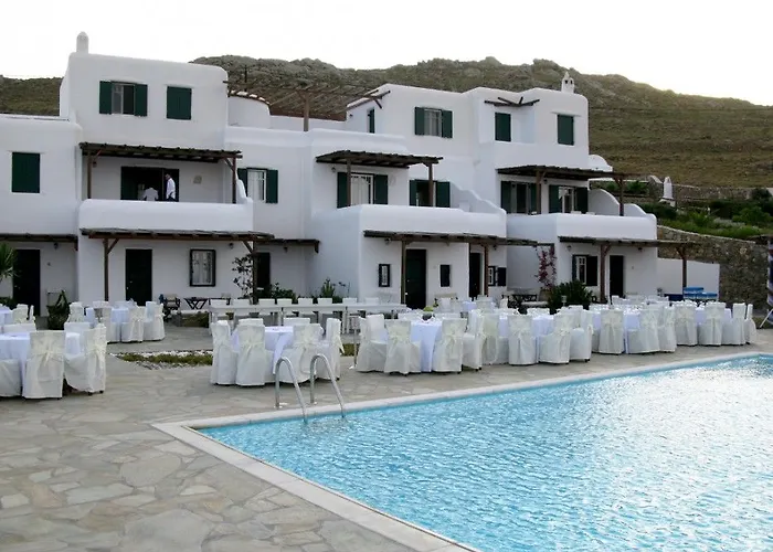 Aparthotel Yakinthos 4*