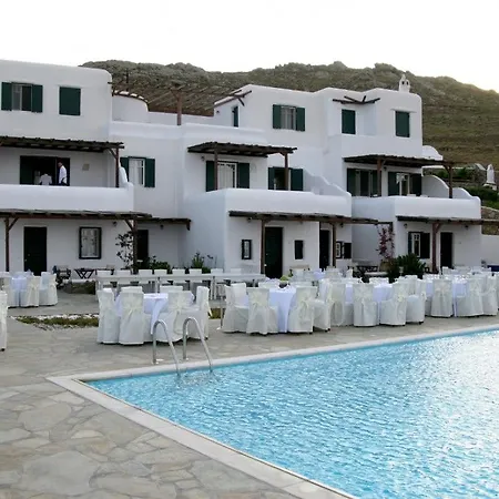 Lägenhetshotell Yakinthos 4*