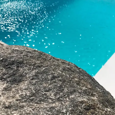 Lägenhetshotell Yakinthos 4*