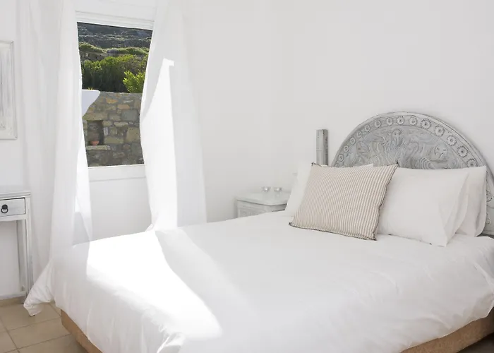 Yakinthos Aparthotel 4*